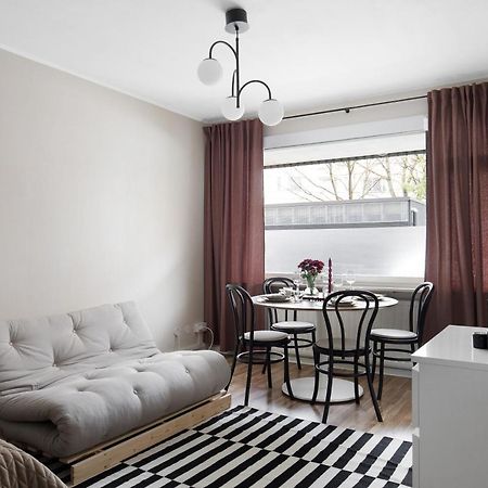 Trendy Nordic Studio By Tram Stop Helsinki Exterior photo