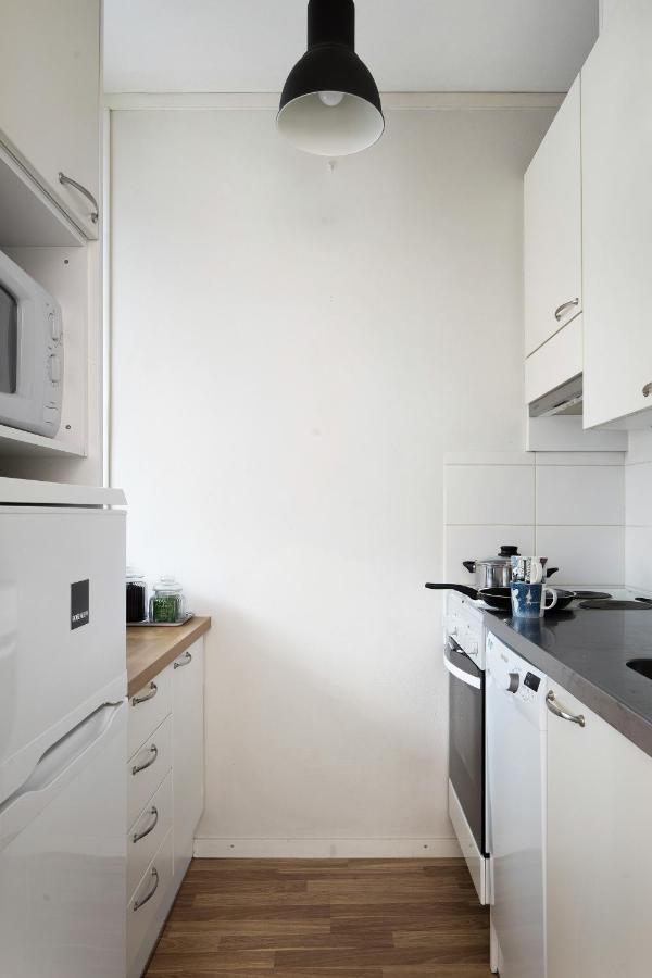Trendy Nordic Studio By Tram Stop Helsinki Exterior photo